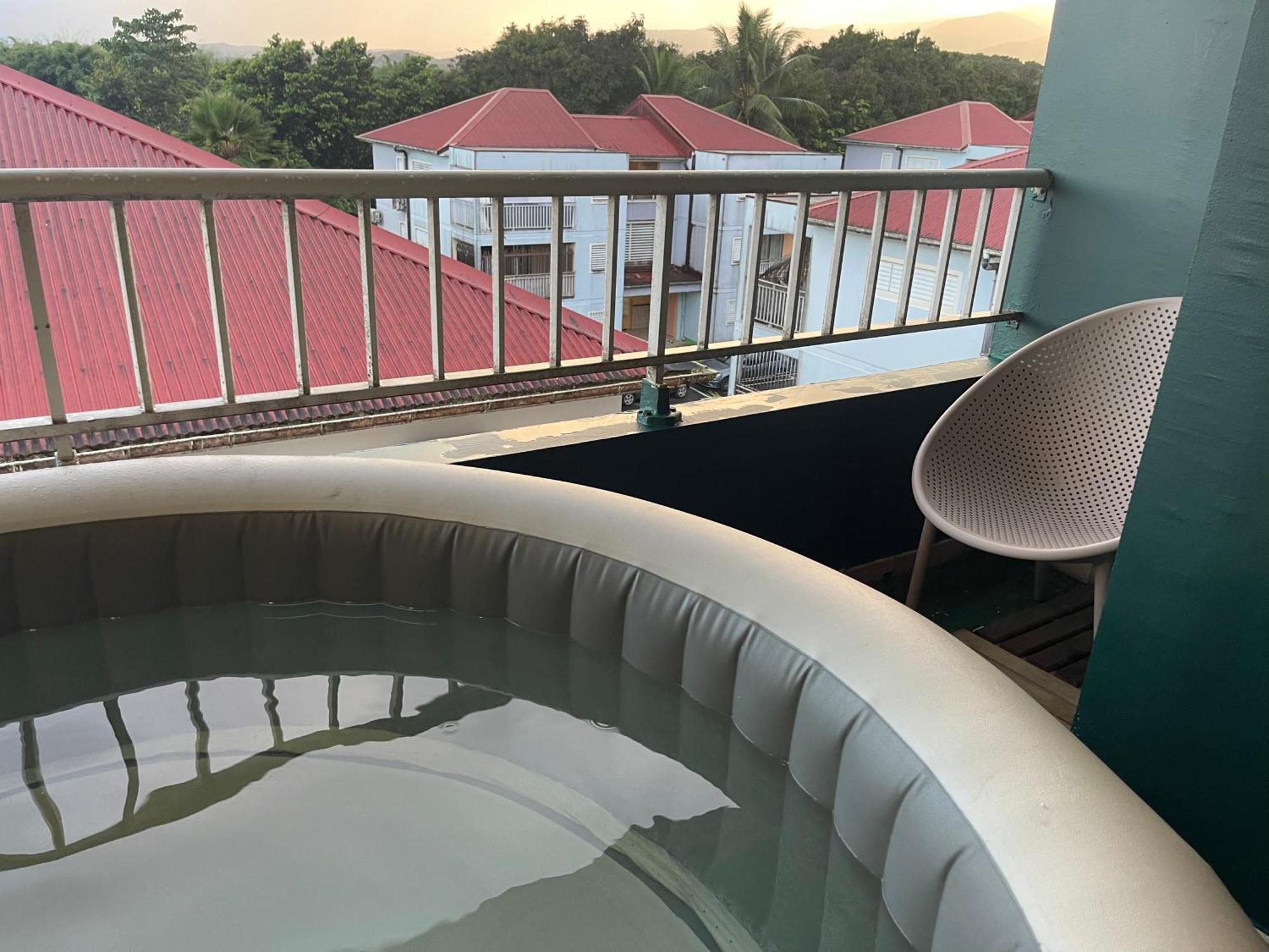 סנט-רוז Appart Spa 20 Min Port Croisiere Et Aeroport מראה חיצוני תמונה