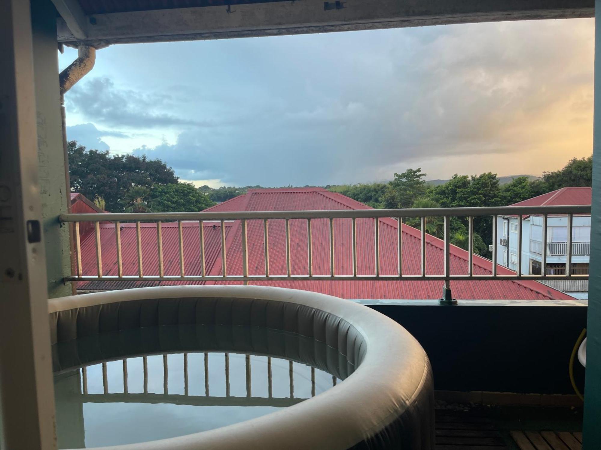 סנט-רוז Appart Spa 20 Min Port Croisiere Et Aeroport מראה חיצוני תמונה